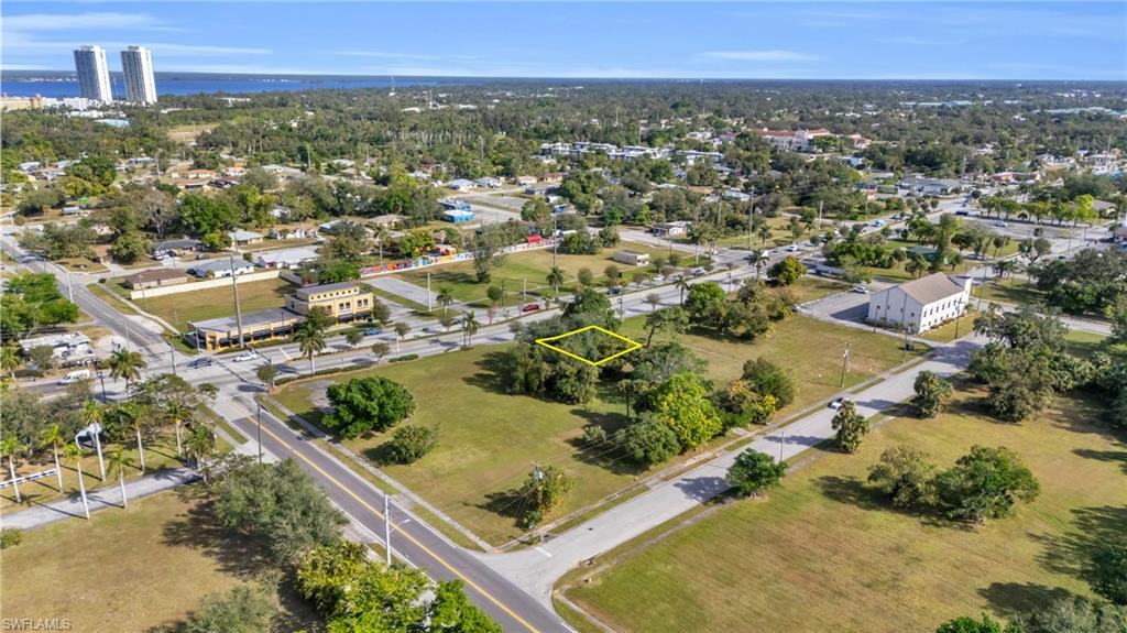 FORT MYERS - Land