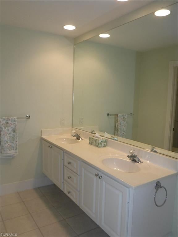 VILLAGE WALK - Residential