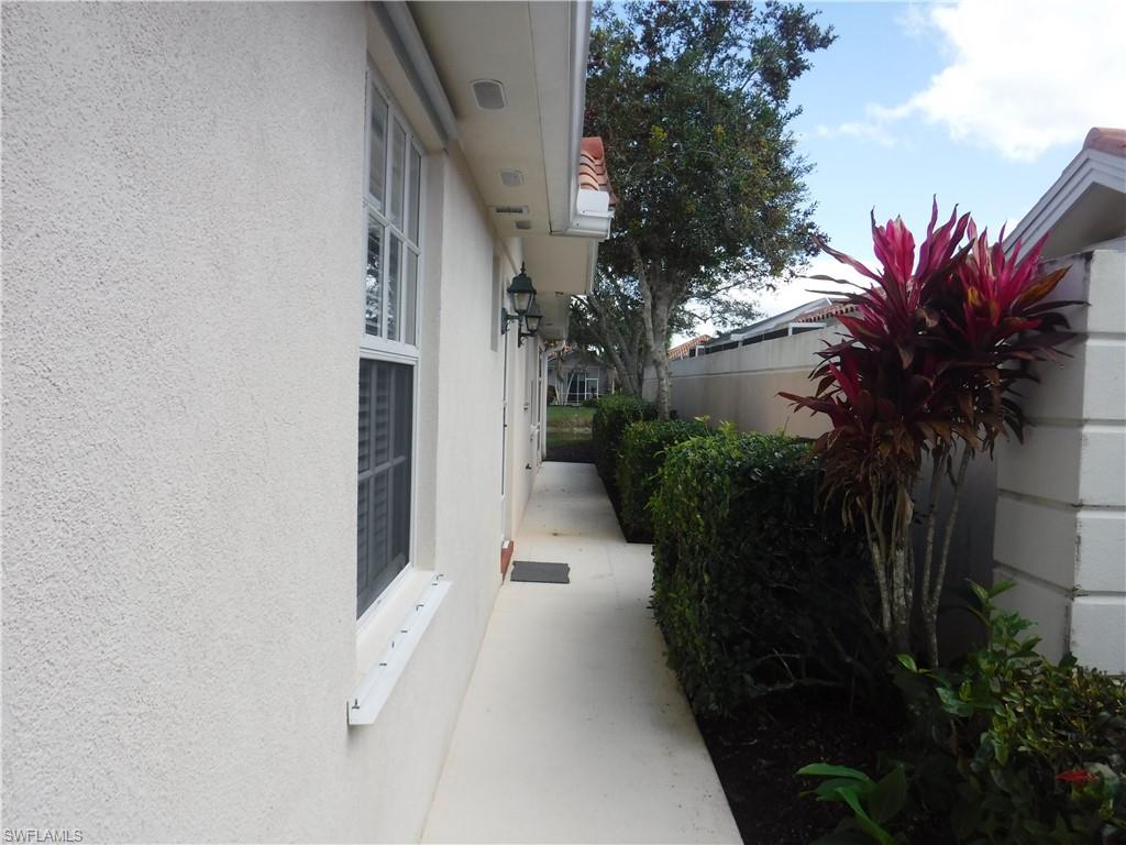 VILLAGE WALK - Residential