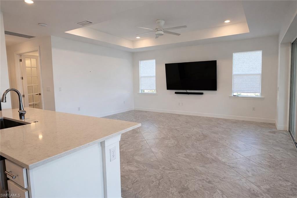 NORTHRIDGE - Residential Lease