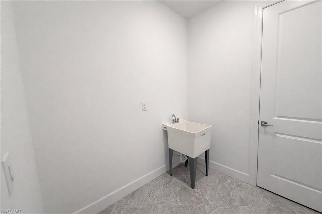 NORTHRIDGE - Residential Lease