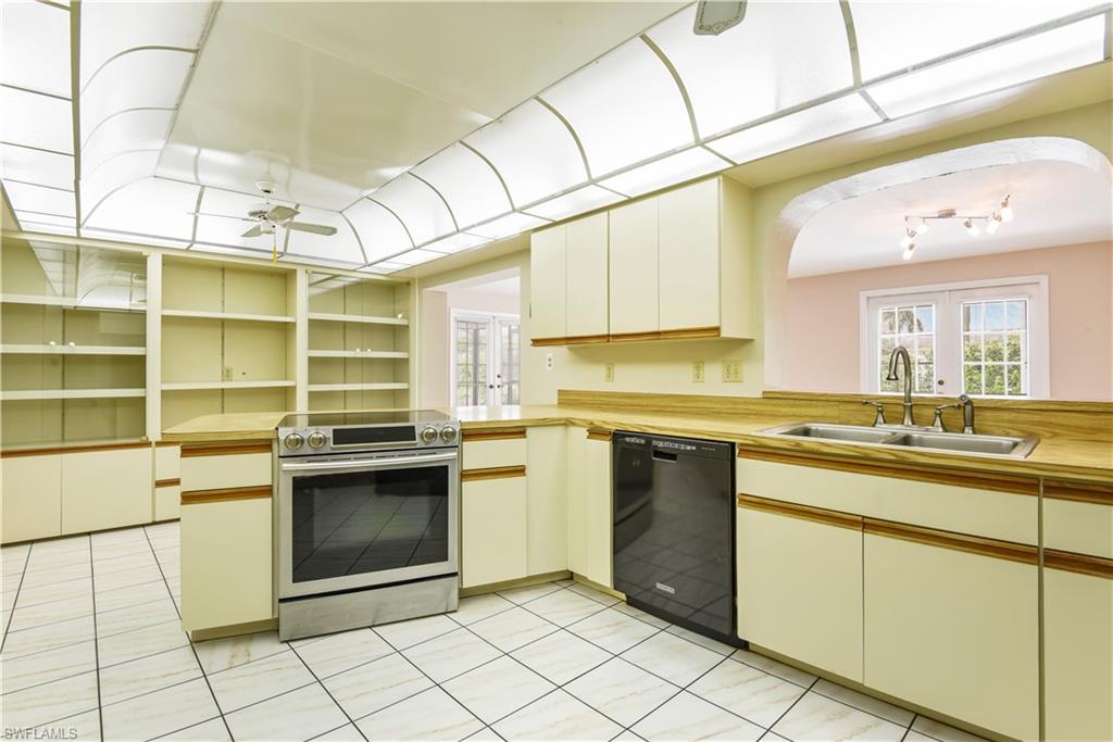 CYPRESS LAKE COUNTRY CLUB - Residential