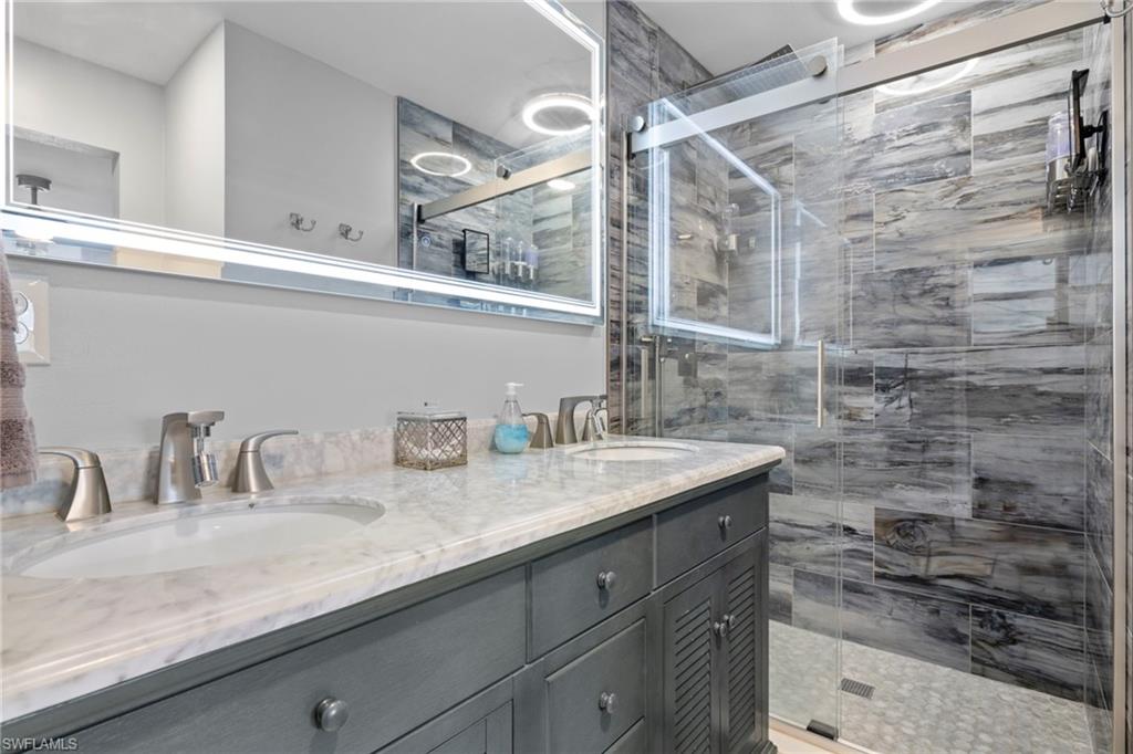 CHARLOTTE SHORES - Residential