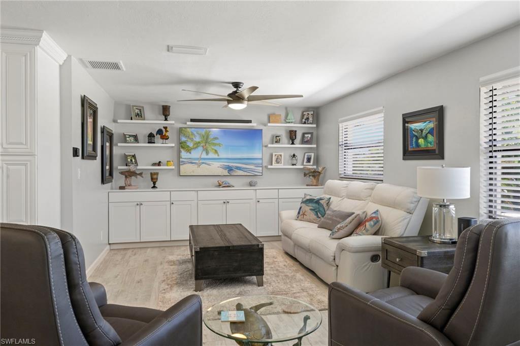 CHARLOTTE SHORES - Residential