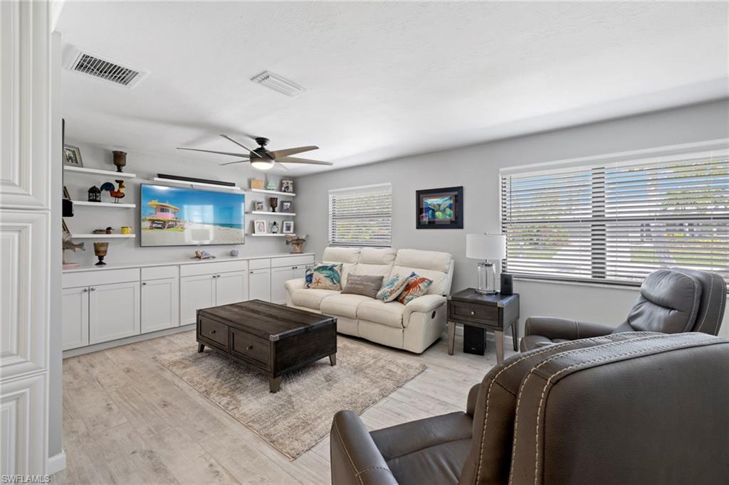 CHARLOTTE SHORES - Residential