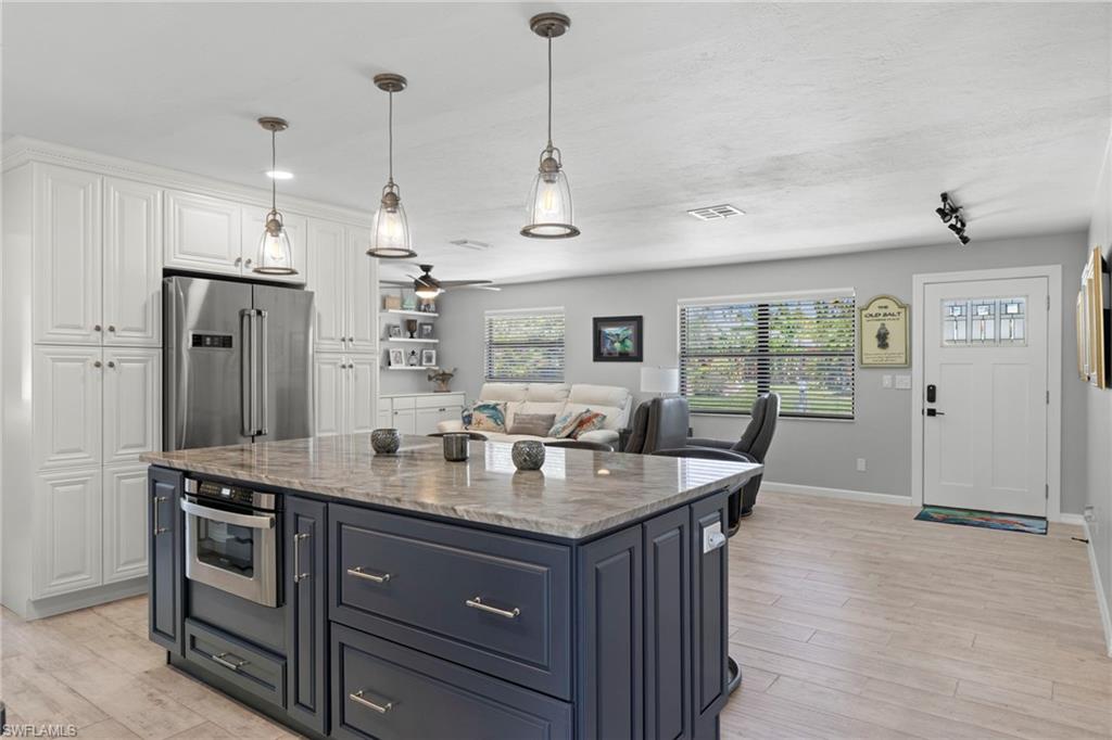 CHARLOTTE SHORES - Residential