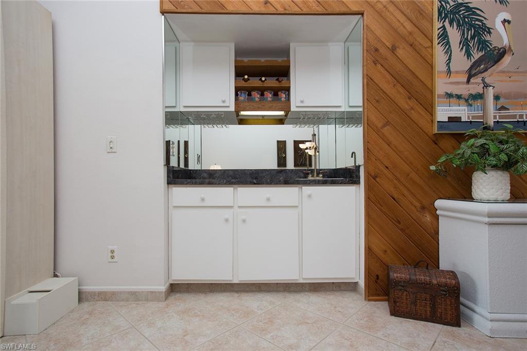 CLUB HARBOUR CONDO - Residential