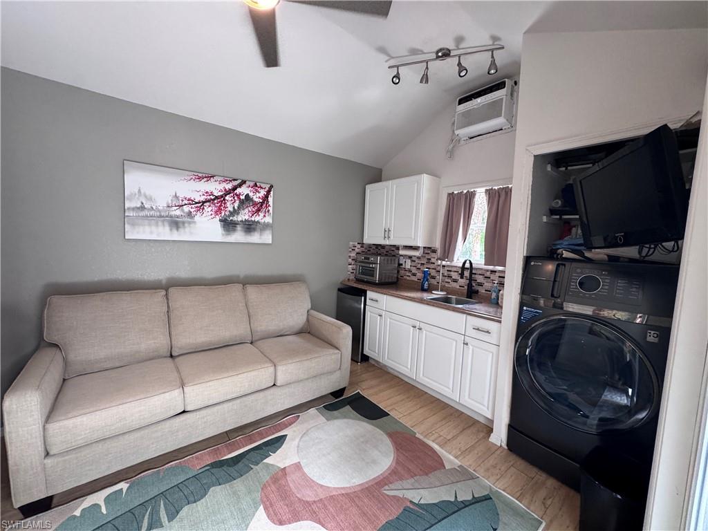 RIVERBEND MOTORCOACH RESORT - Land