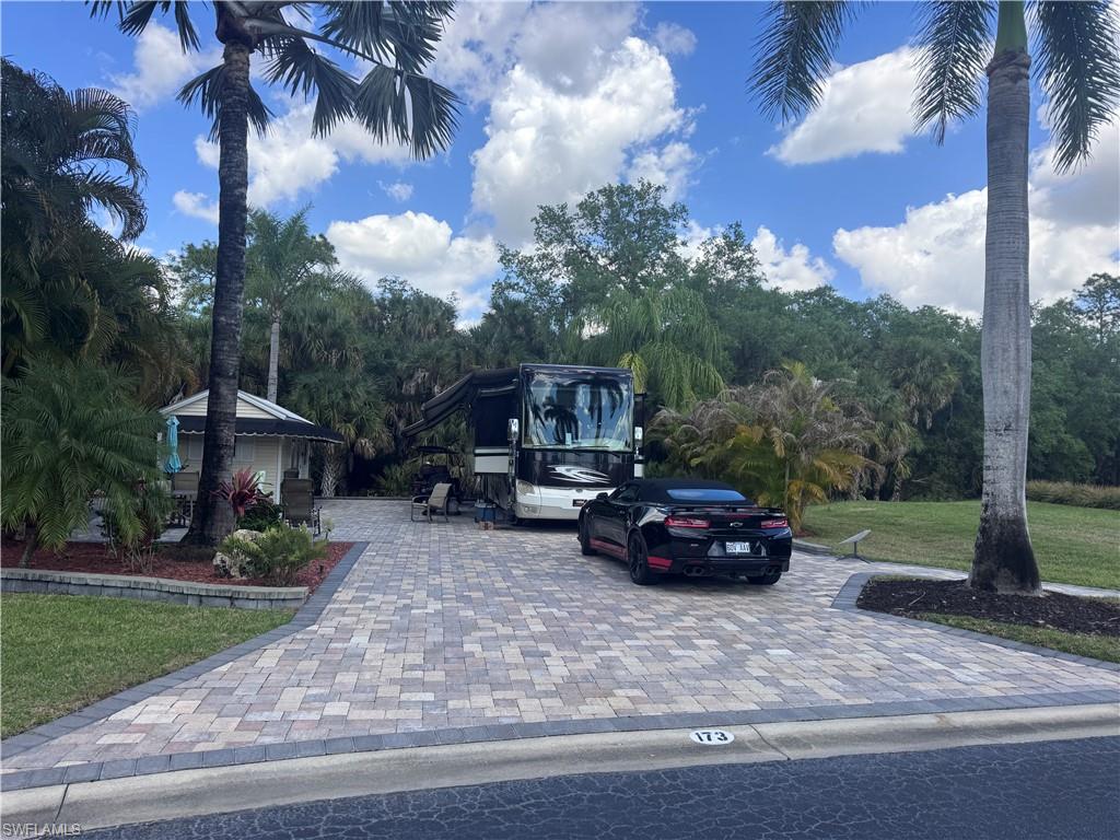 RIVERBEND MOTORCOACH RESORT - Land