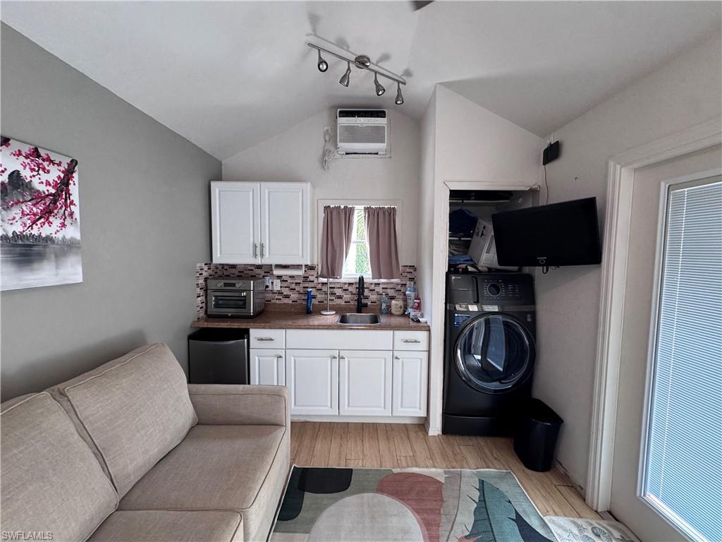 RIVERBEND MOTORCOACH RESORT - Land