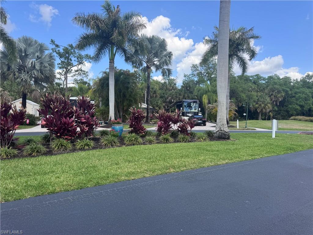 RIVERBEND MOTORCOACH RESORT - Land