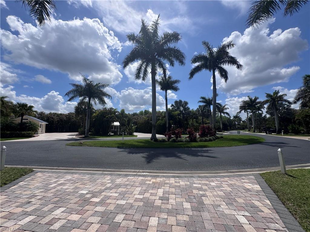 RIVERBEND MOTORCOACH RESORT - Land