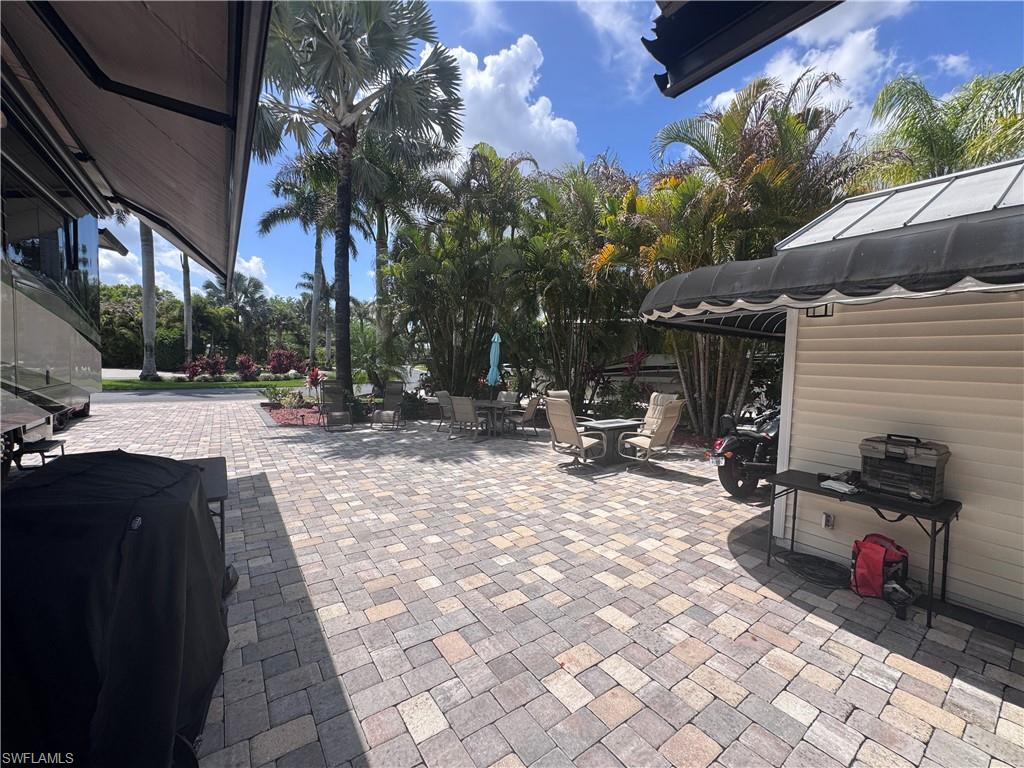 RIVERBEND MOTORCOACH RESORT - Land