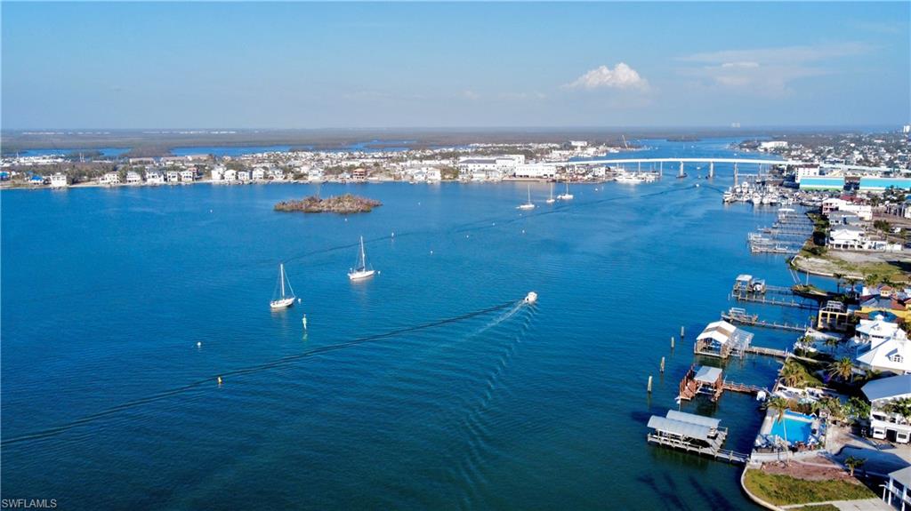 ISLAND SHORES - Residential