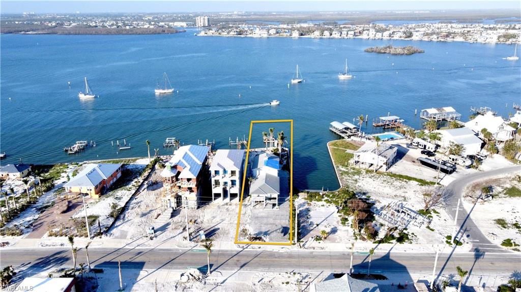 ISLAND SHORES - Residential