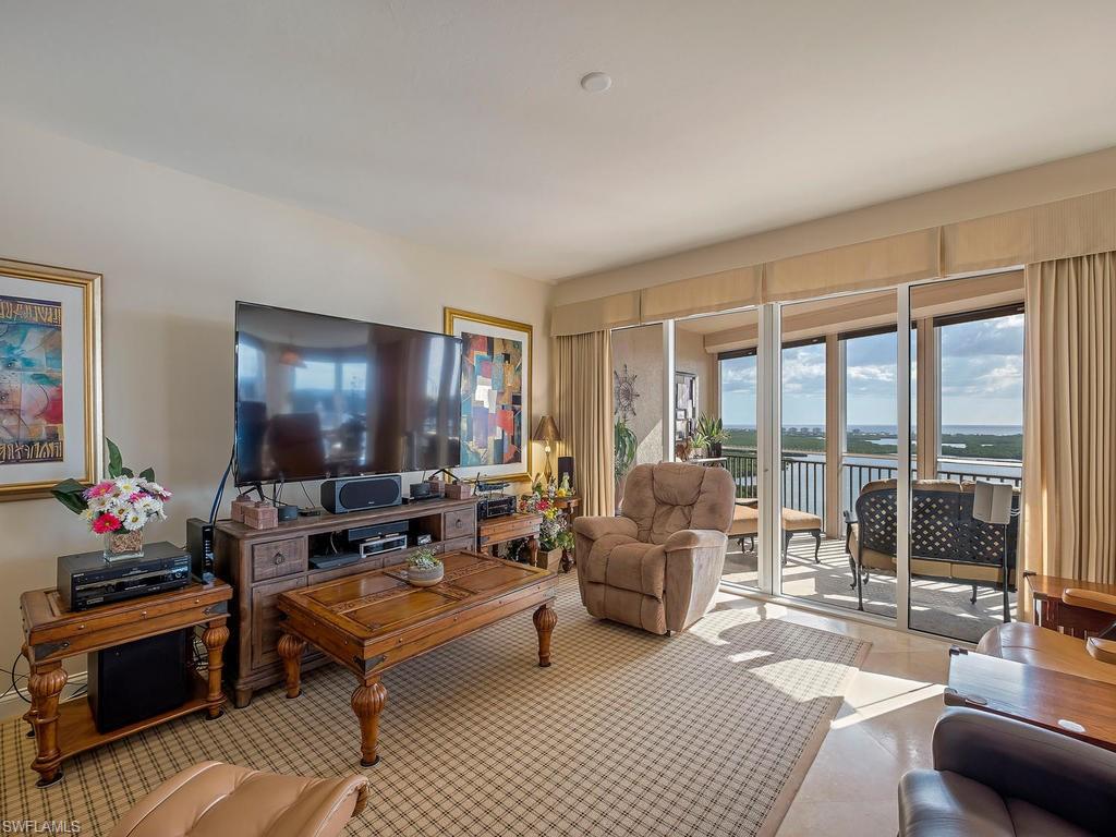 ESTANCIA - Residential