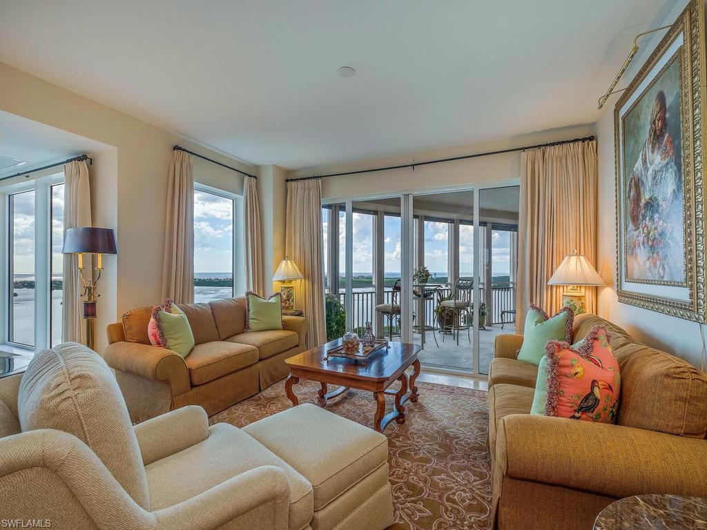 ESTANCIA - Residential