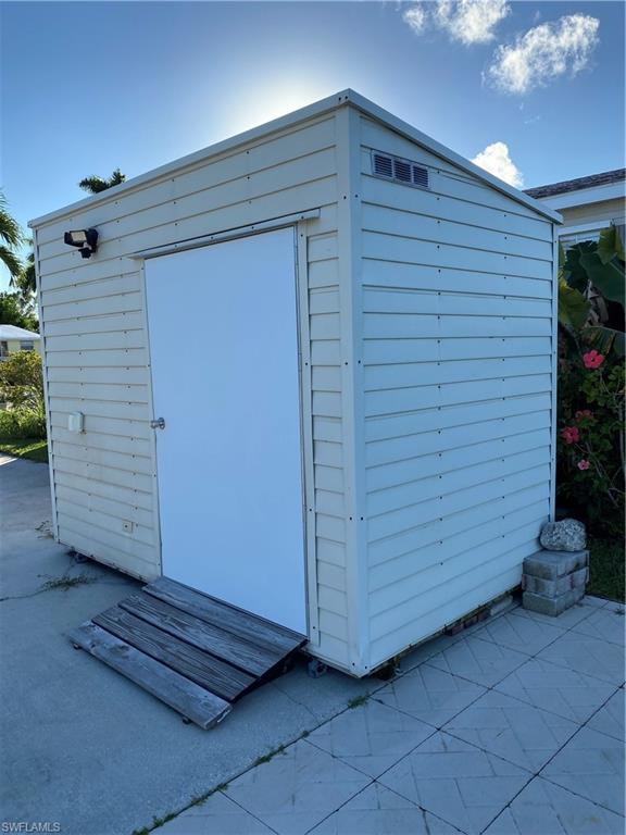 IMPERIAL WILDERNESS - Land