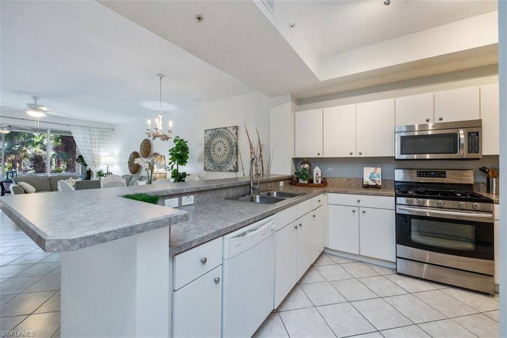 WINDWARD BAY - Residential