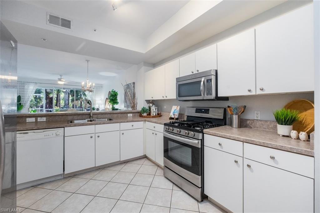 WINDWARD BAY - Residential