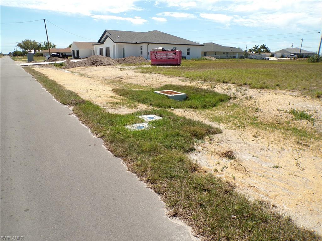 CAPE CORAL - Land