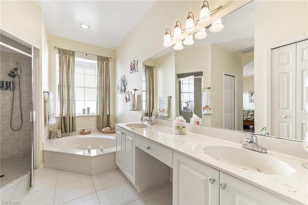 PARADISE VILLAGE - Residential