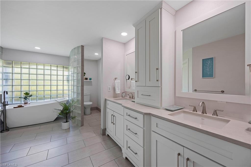 MOORINGS - Residential