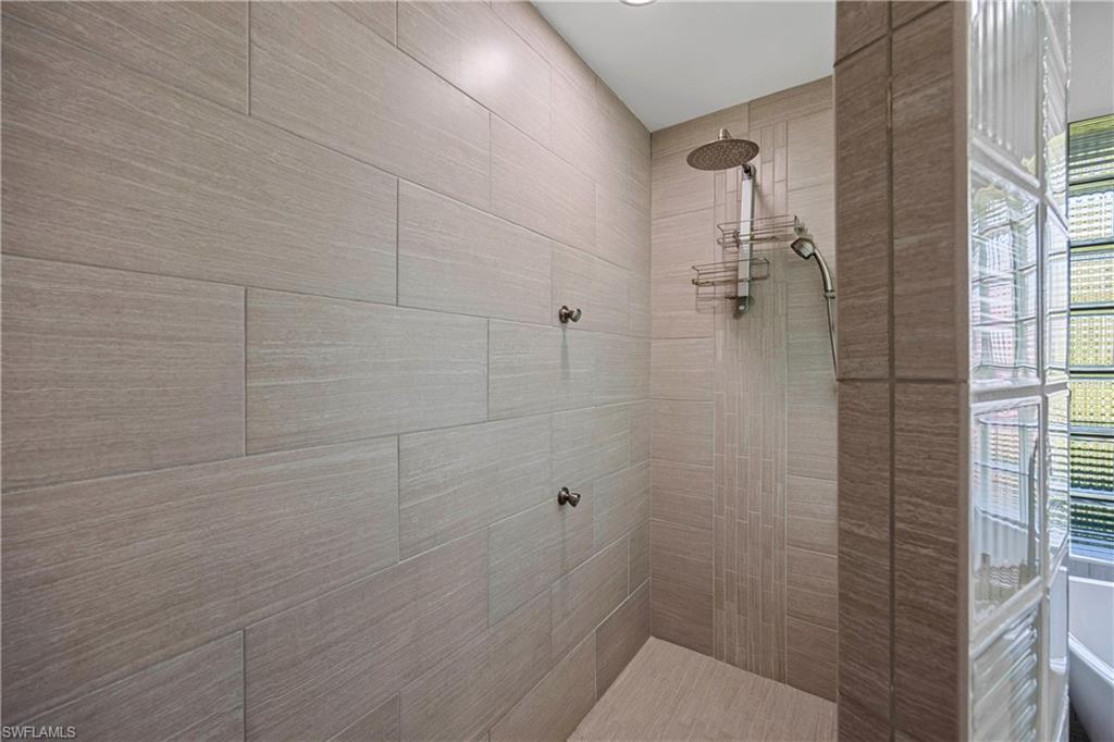 MOORINGS - Residential