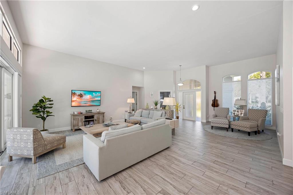 MOORINGS - Residential