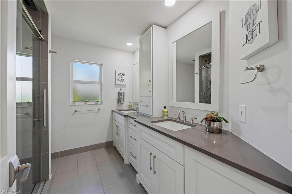 MOORINGS - Residential