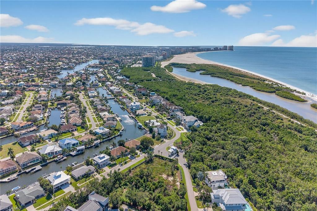 HIDEAWAY BEACH - Land