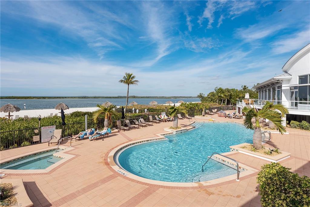 HIDEAWAY BEACH - Land