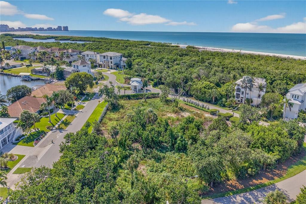 HIDEAWAY BEACH - Land