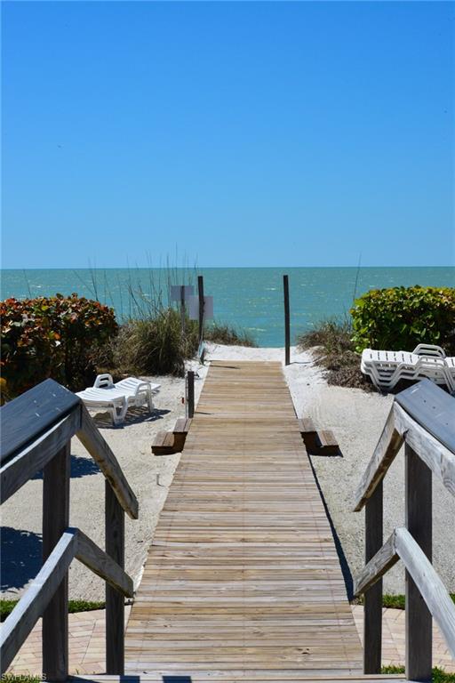 BAREFOOT BEACH - Residential