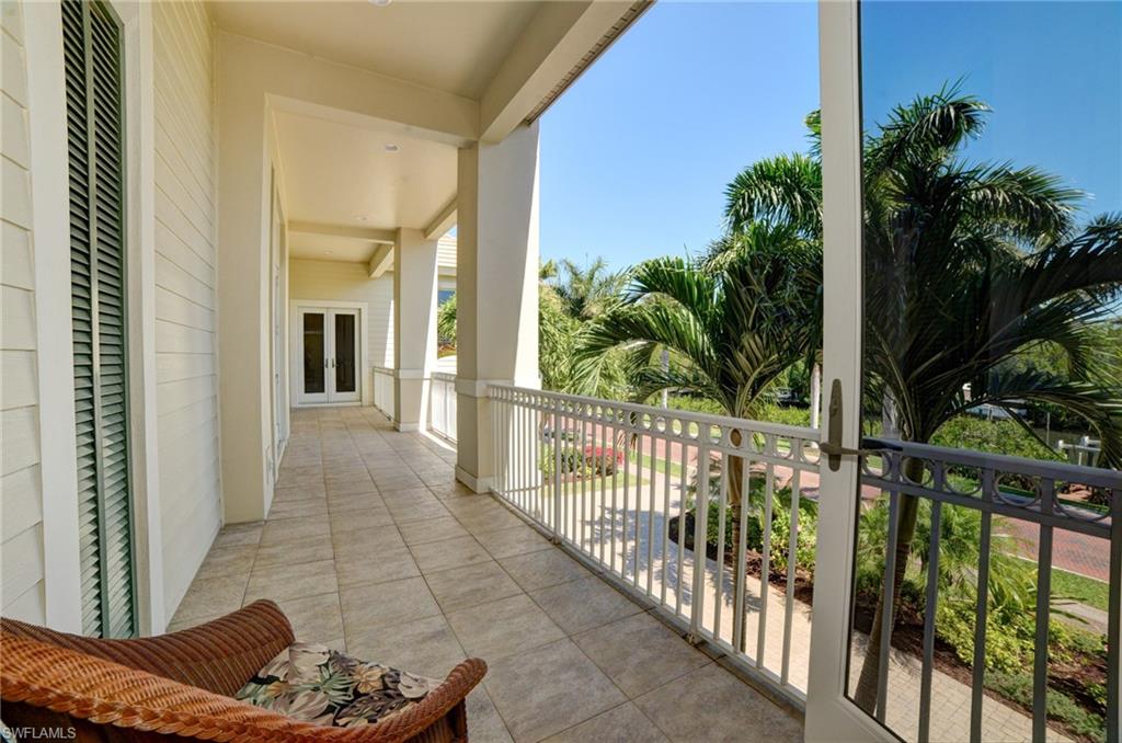 BAREFOOT BEACH - Residential