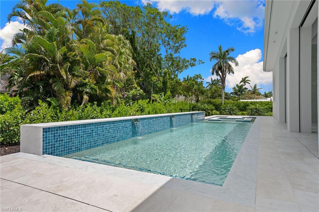 PARK SHORE - Residential