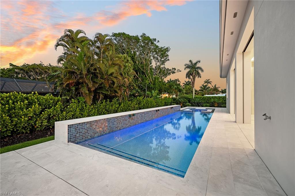 PARK SHORE - Residential