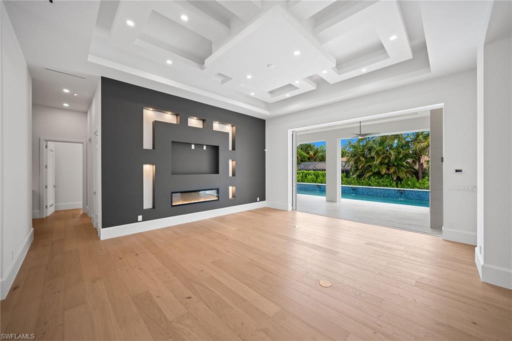 PARK SHORE - Residential