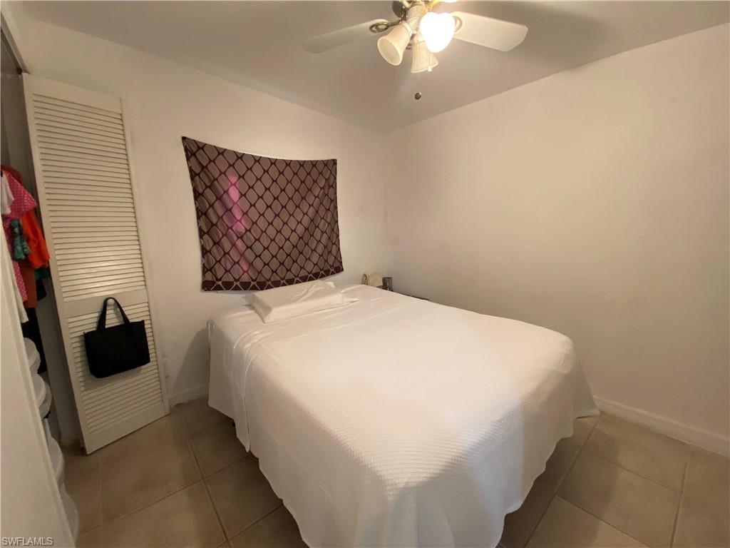 NAPLES MANOR - Residential