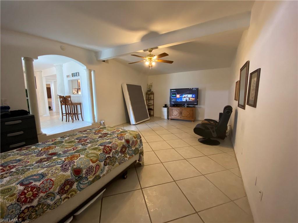 NAPLES MANOR - Residential