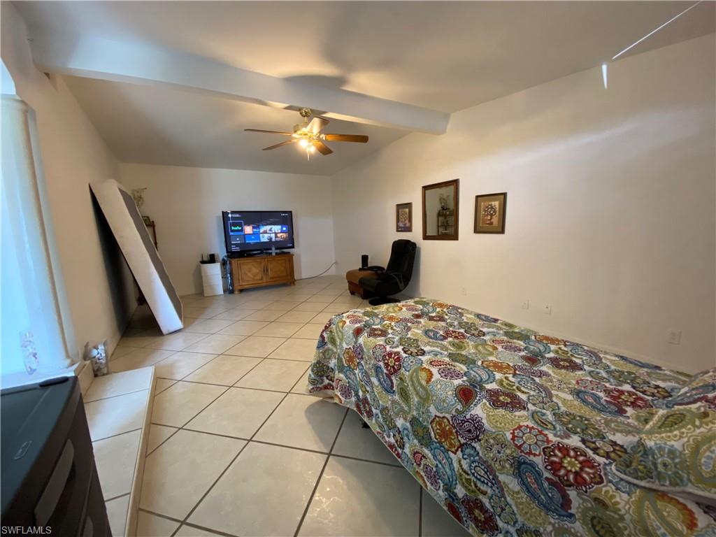 NAPLES MANOR - Residential