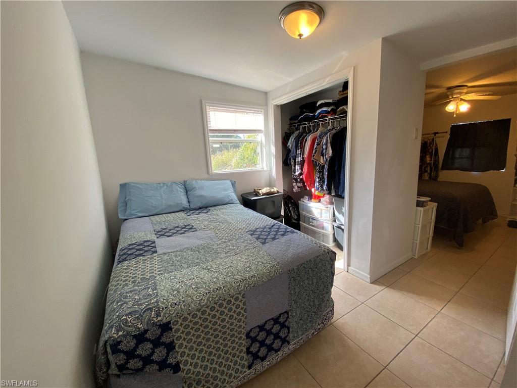 NAPLES MANOR - Residential