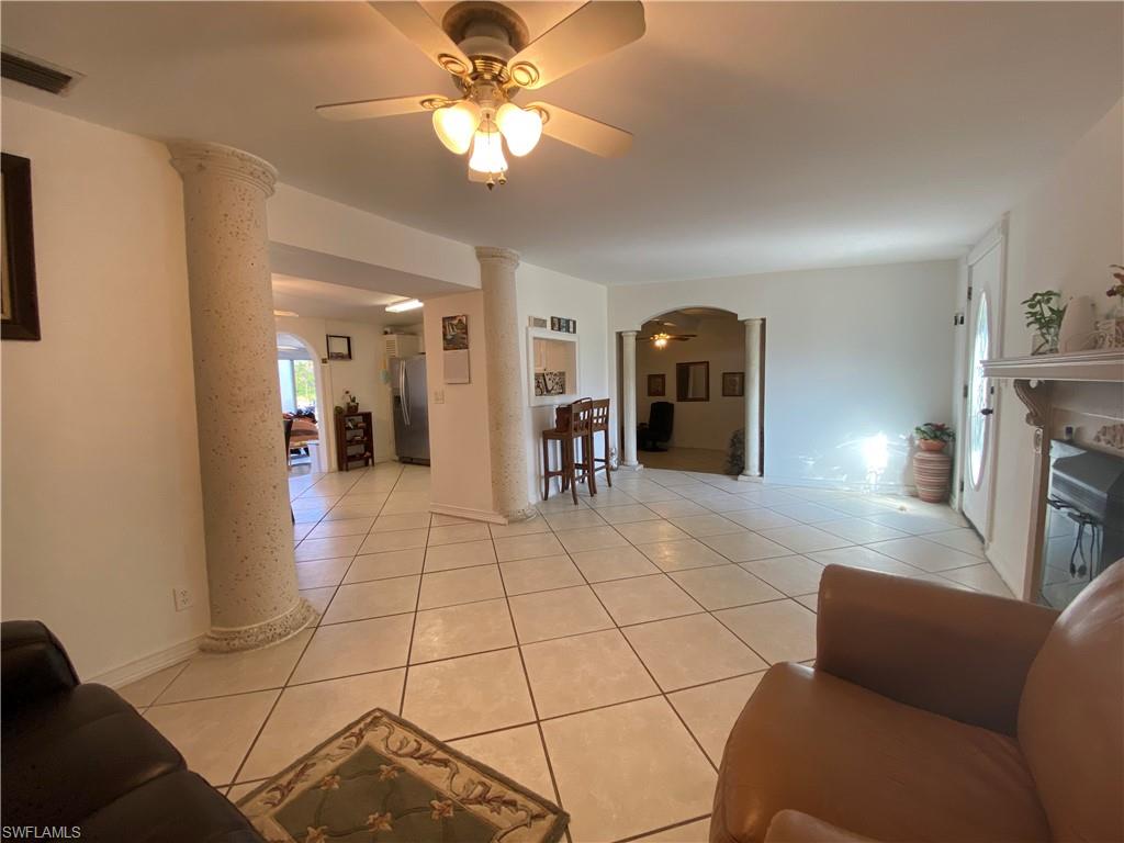 NAPLES MANOR - Residential