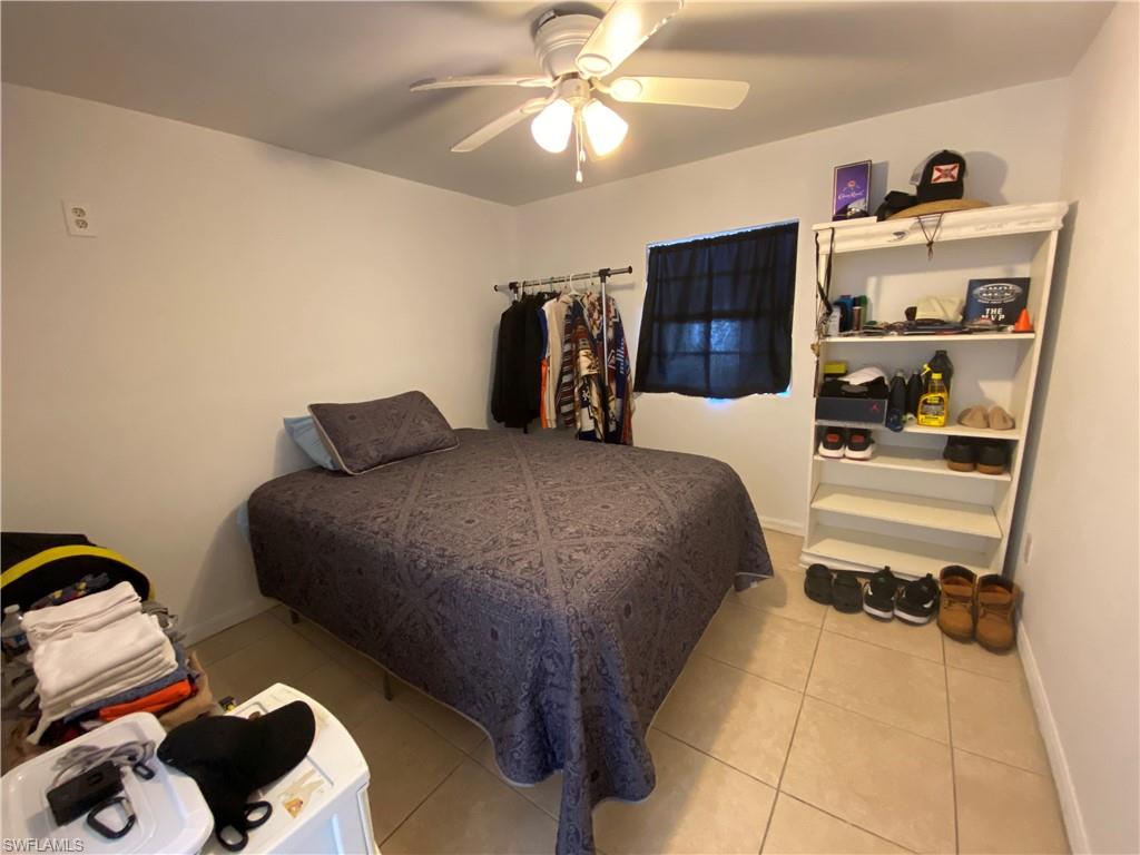 NAPLES MANOR - Residential