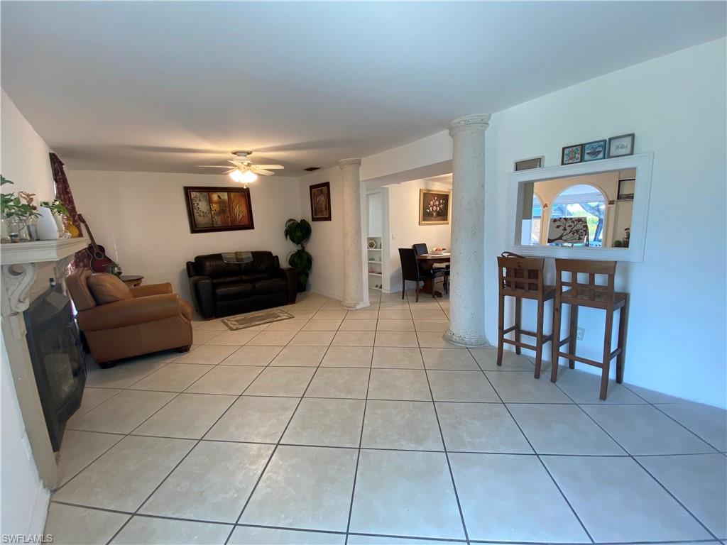 NAPLES MANOR - Residential