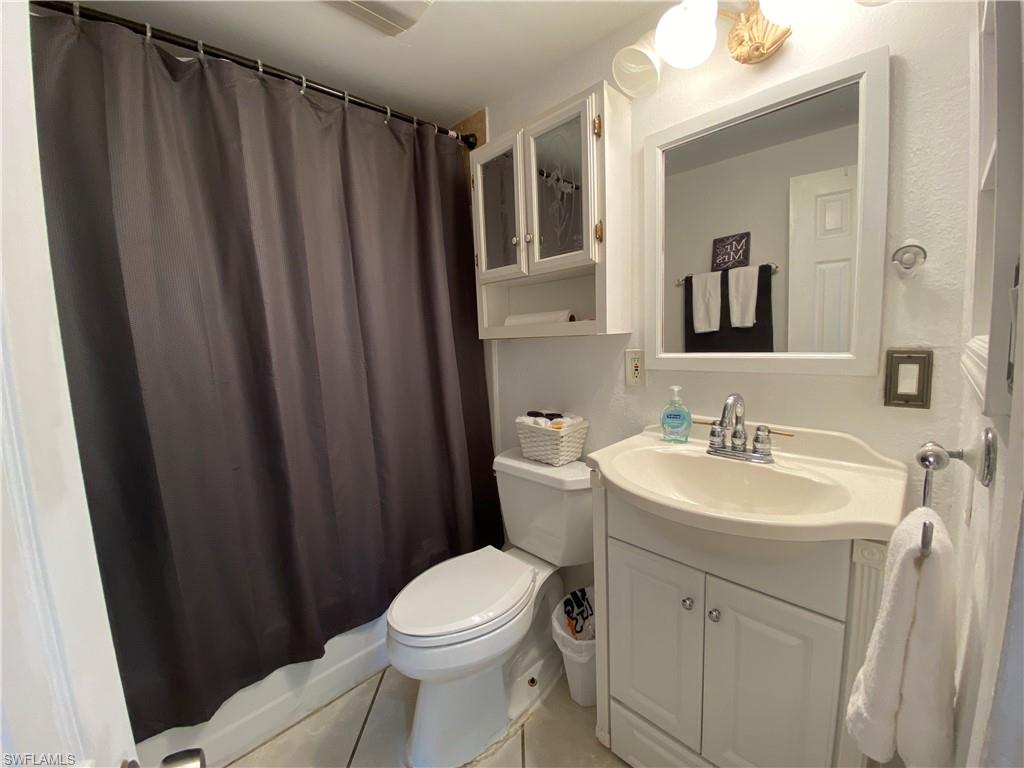 NAPLES MANOR - Residential