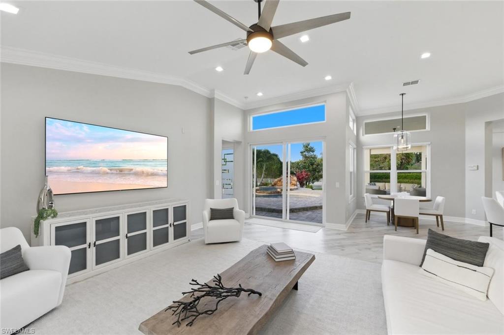 SATURNIA LAKES - Residential