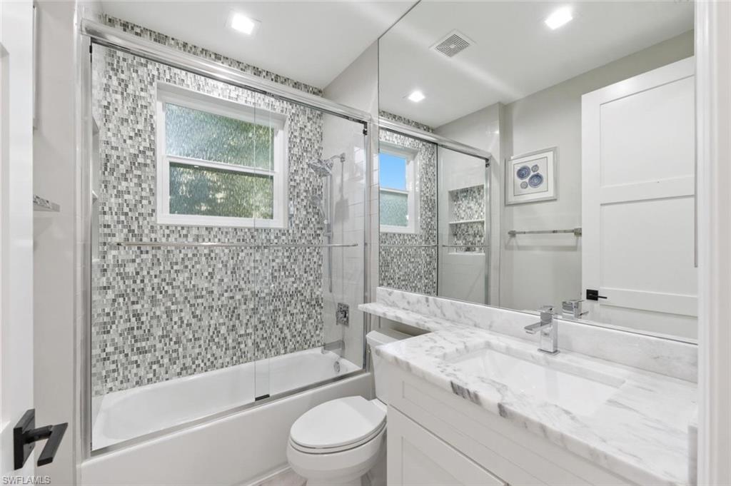 SATURNIA LAKES - Residential