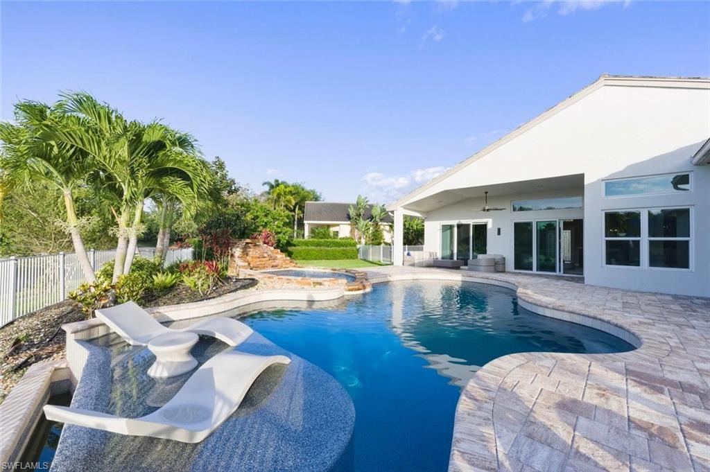 SATURNIA LAKES - Residential