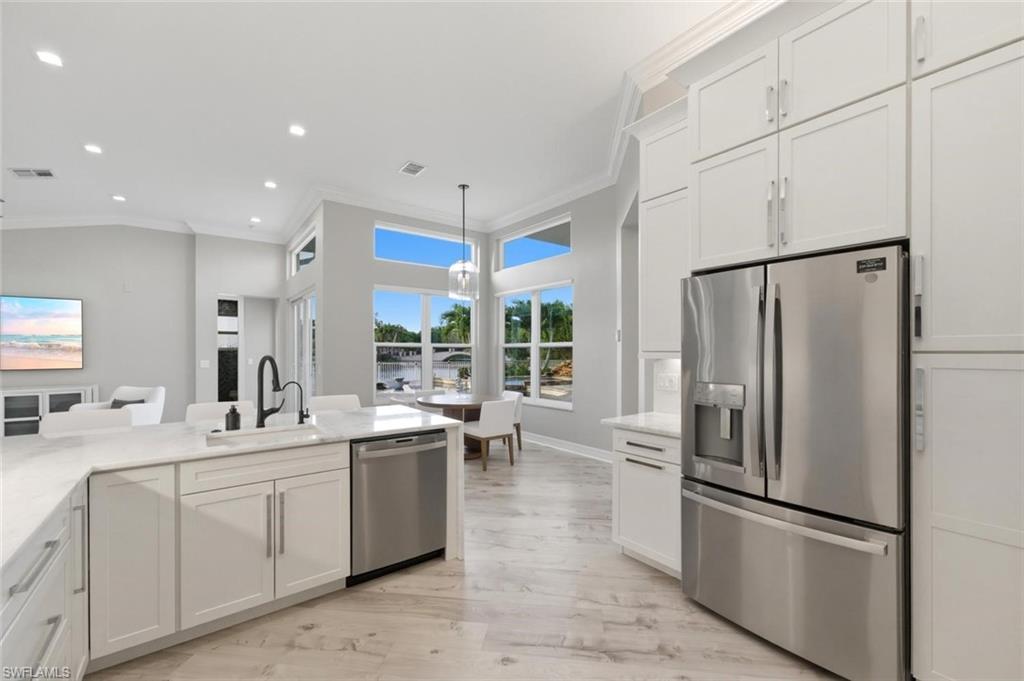 SATURNIA LAKES - Residential